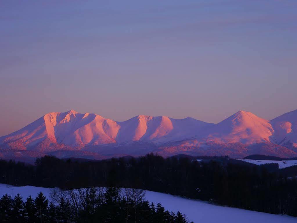 Hotel Park Hills Kamifurano Exteriör bild