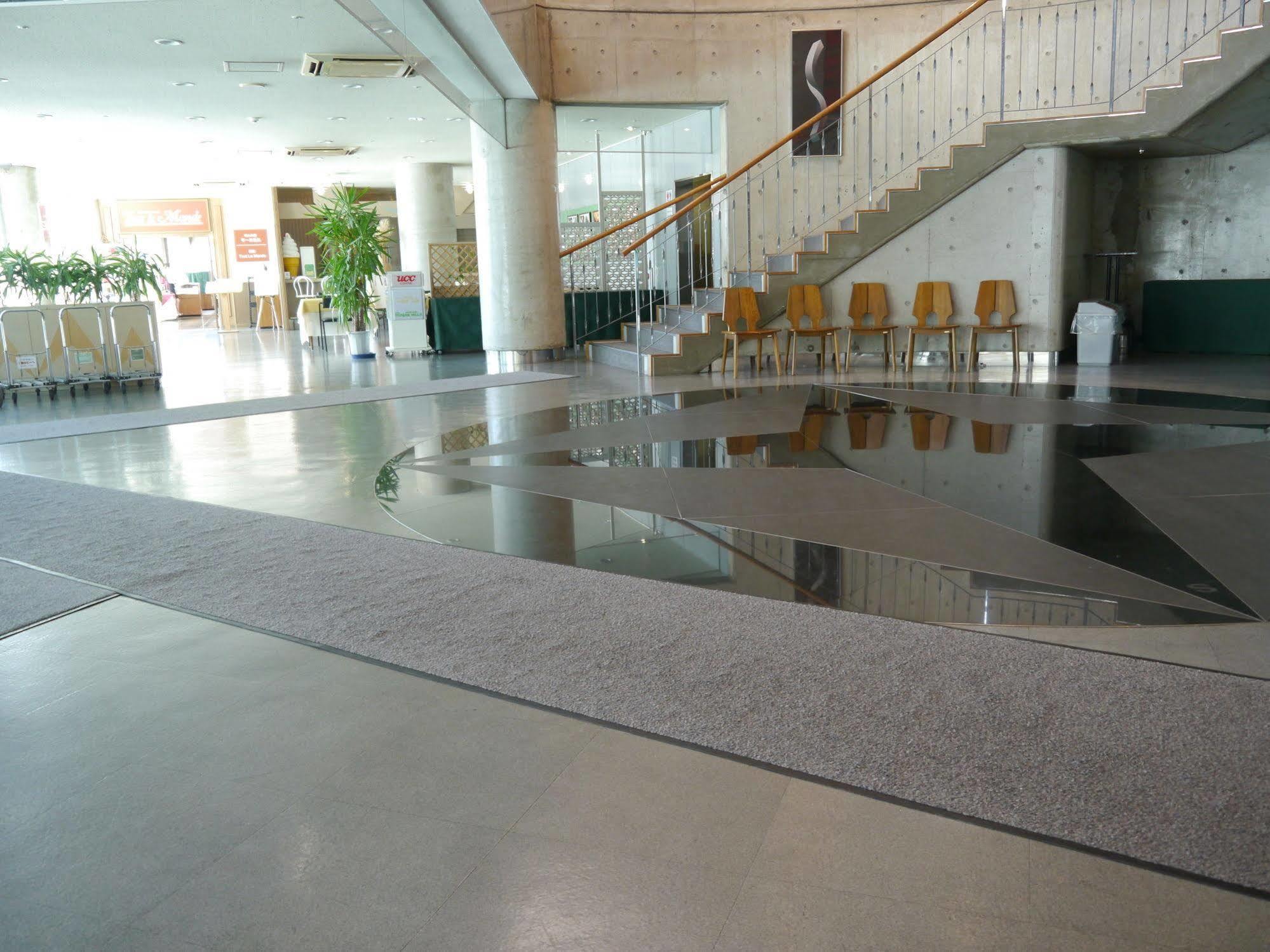 Hotel Park Hills Kamifurano Exteriör bild