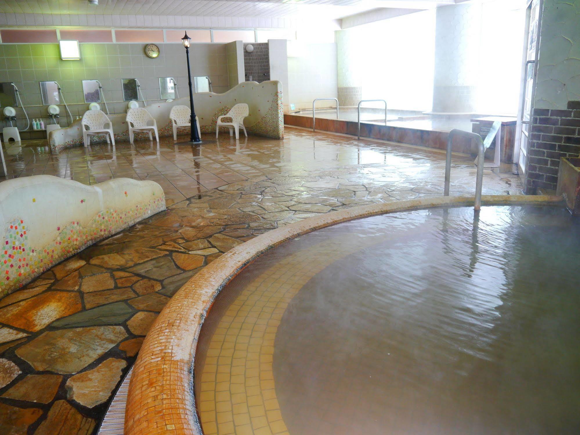Hotel Park Hills Kamifurano Exteriör bild